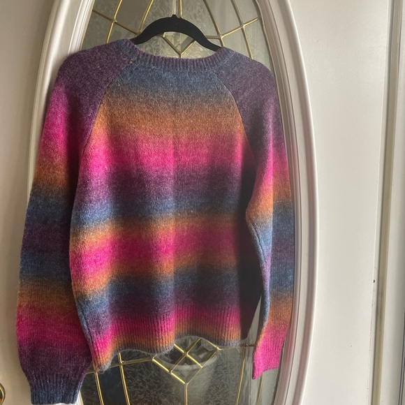 NWT Ombré Sweater. - Picture 2 of 9